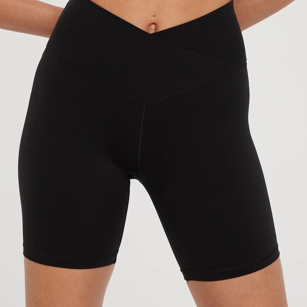 OFFLINE By Aerie Real Me Crossover 7" Bike Short